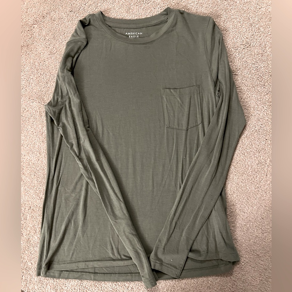 American Eagle, soft and sexy tee.